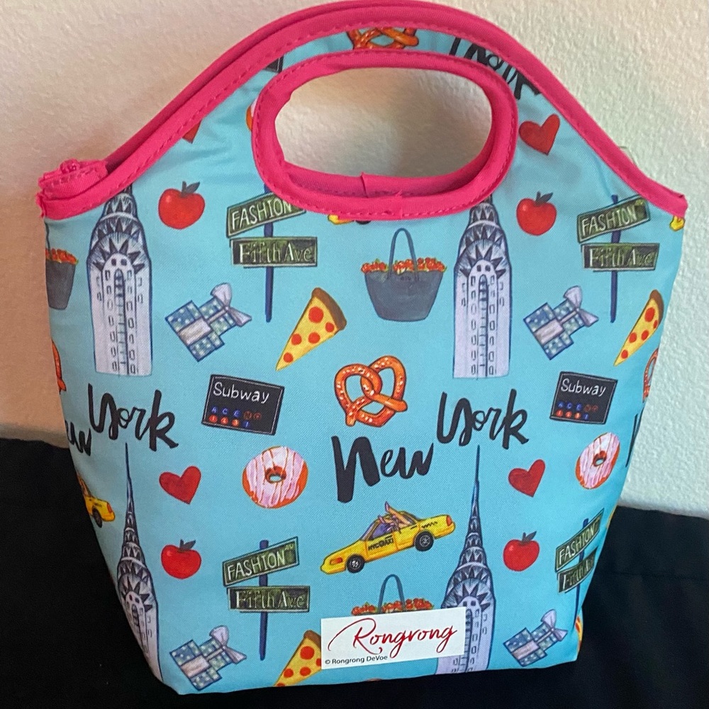 Easy To Clean And Fun Isolated lunch Bag